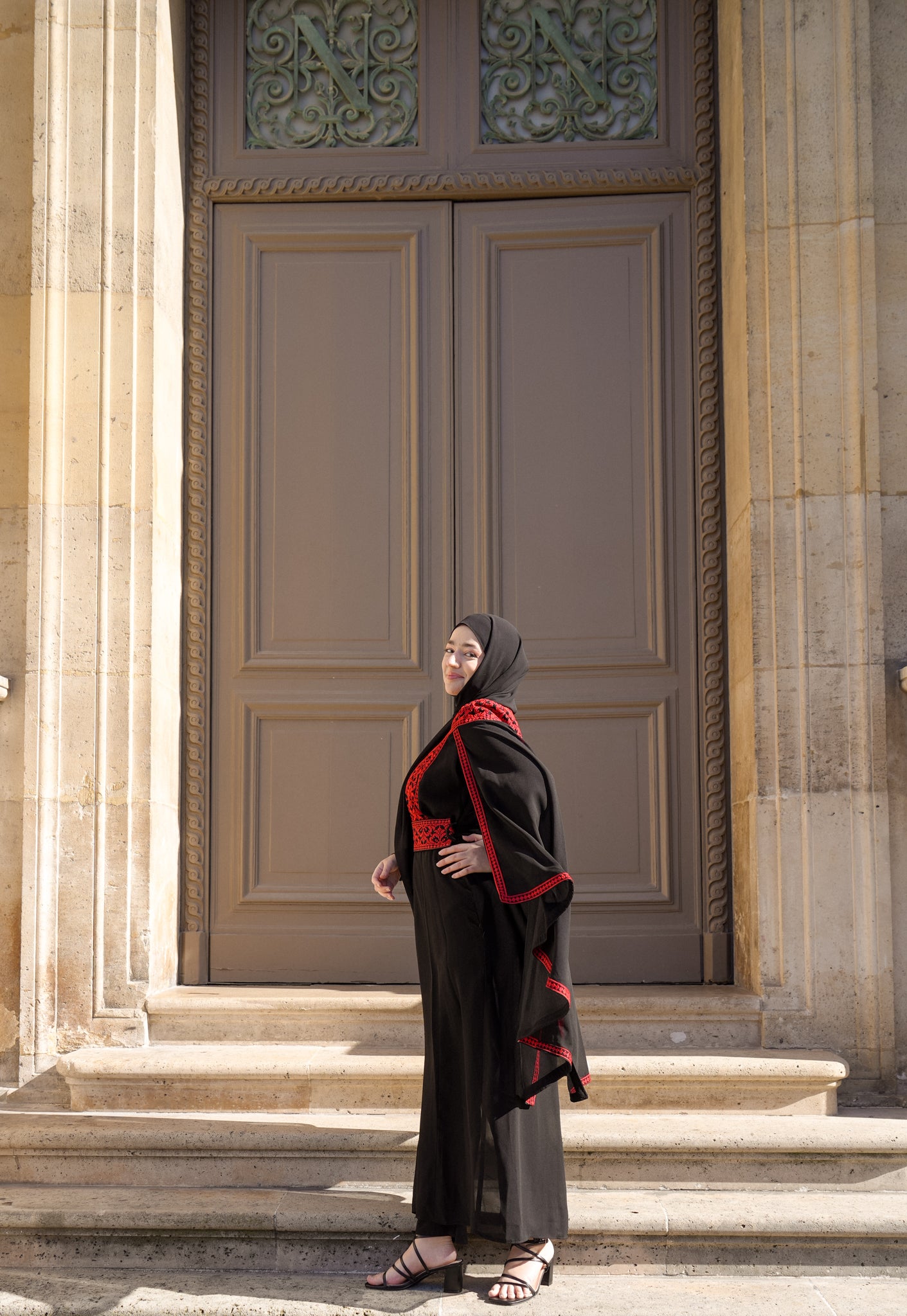 Abaya Cape Al-Quds