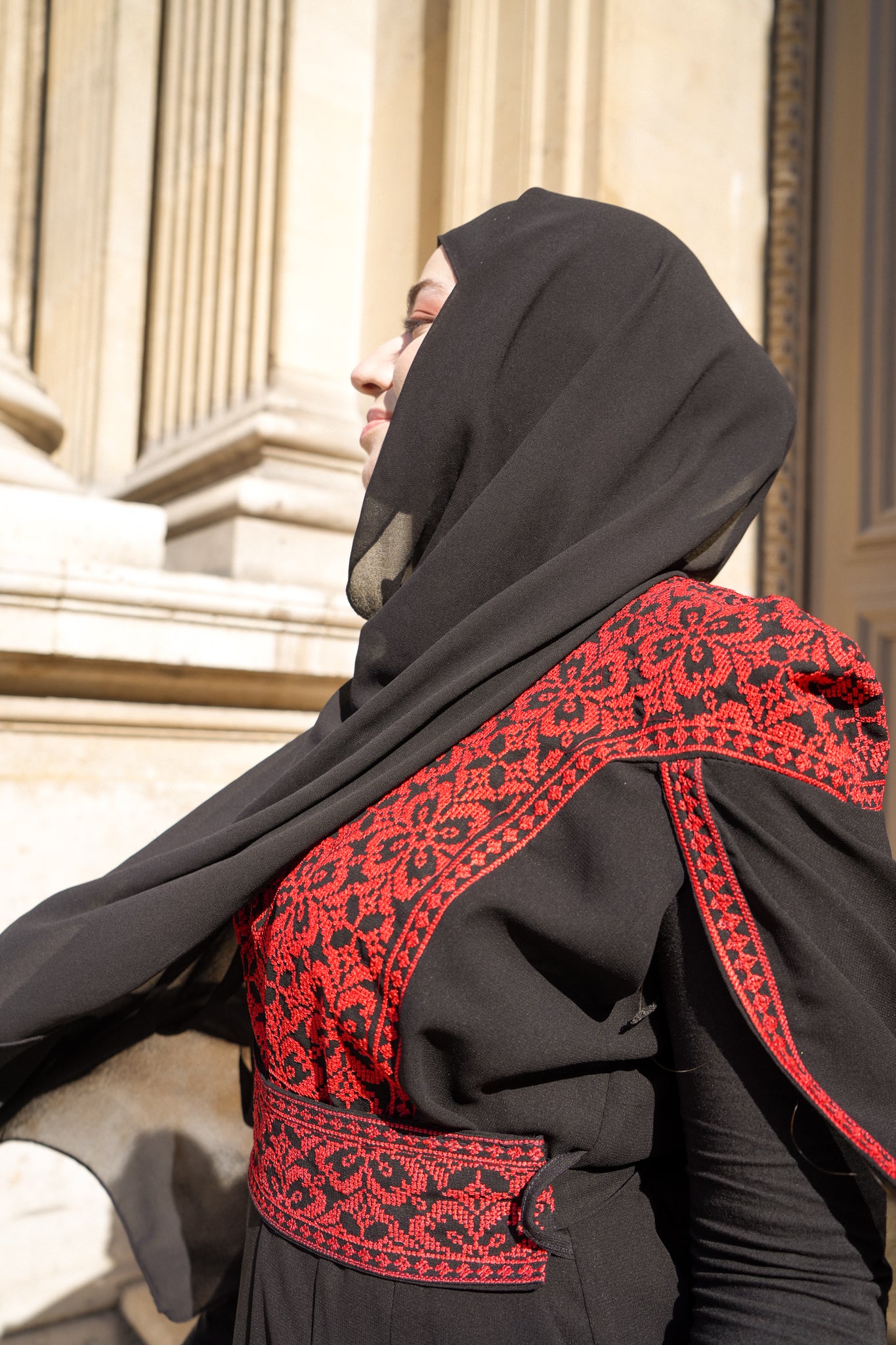 Abaya Cape Al-Quds